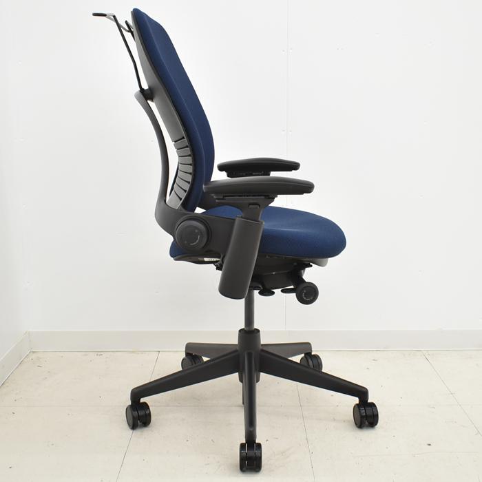 【中古】スチールケース　リープＶ２　可動肘　ハンガー付　USモデル　2024040501【中古オフィス家具】 【ＴＺ】