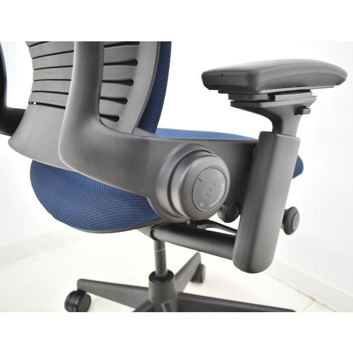 【中古】スチールケース　リープＶ２　可動肘　ハンガー付　USモデル　2024040501【中古オフィス家具】 【ＴＺ】