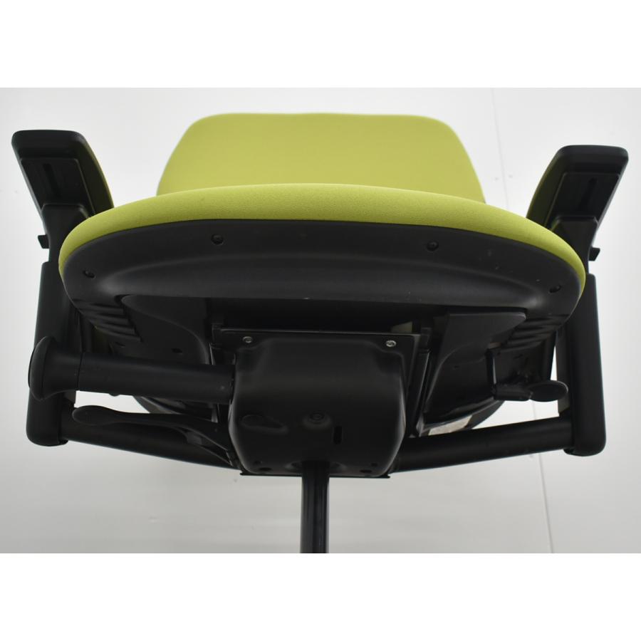 【中古】スチールケース リープＶ２ APモデル 可動肘 ランバーサポート グリーン 2026030503【中古オフィス家具】の画像