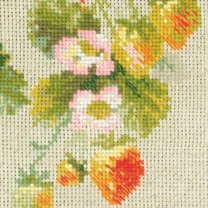 RIOLISクロスステッチ刺繍キット No.1551 \"Strawberry\" (ストロベリー イチゴ ハンガー) 【海外取り寄せ/納期30〜60日程度】の画像