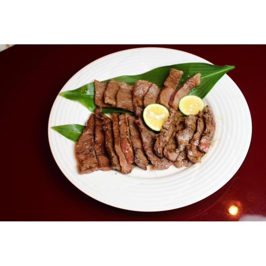 特選鹿児島黒牛 モモバラ焼肉７００ｇ　日本一の鹿児島黒牛　Ａ５　牛肉　和牛　ギフト　プレゼント　お中元　お歳暮　誕生日　自分にご褒美 |  | 02