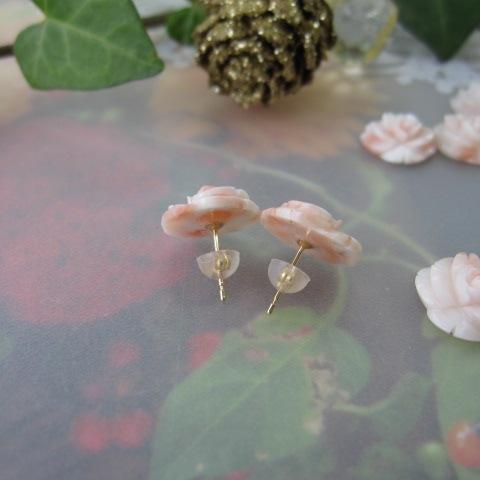 ピンク珊瑚 薔薇の花 ピアス K18 （約13〜14ミリ） コーラル アクセ