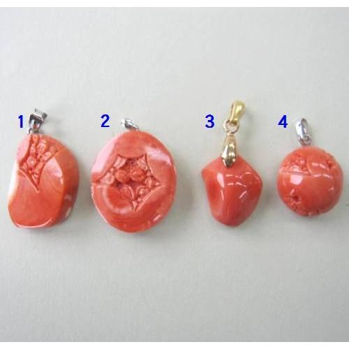 桃珊瑚の変形ペンダントトップ /真鍮/コーラル/『宝石サンゴ』 : 珊瑚