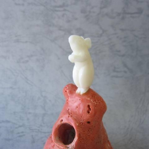 白珊瑚ねずみと桃珊瑚の置物/御守/干支/子/『宝石サンゴ』 : 珊瑚職人