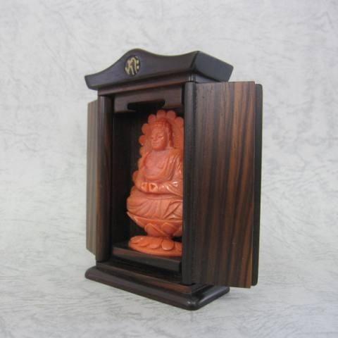 桃珊瑚の阿弥陀如来の置物/黒檀/希少/ご本尊/『宝石サンゴ』 : 珊瑚