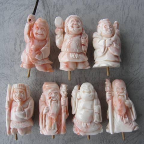 ピンク珊瑚の七福神の置物/黒檀台/希少/『宝石サンゴ』 : 珊瑚職人館ー