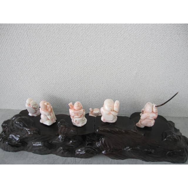 ピンク珊瑚の七福神の置物/黒檀台/希少/『宝石サンゴ』 : 珊瑚職人館ー