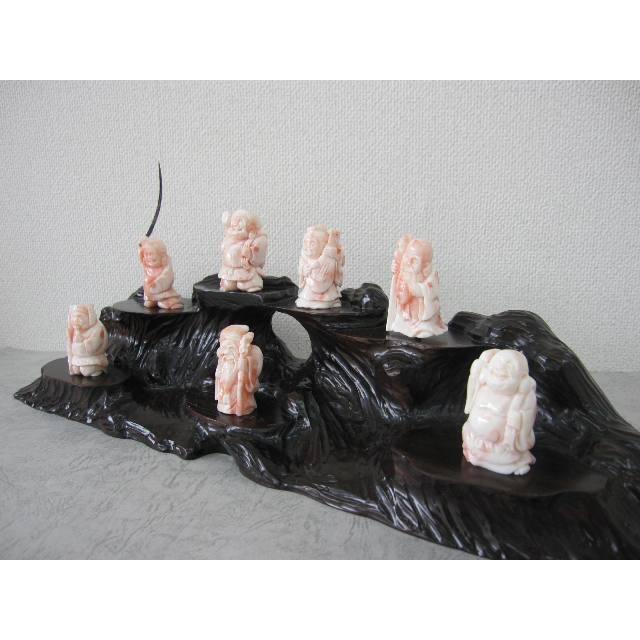 ピンク珊瑚の七福神の置物/黒檀台/希少/『宝石サンゴ』 : 珊瑚職人館ー