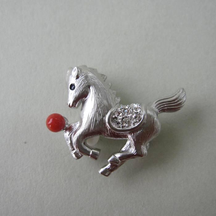 K18 ももサンゴ馬モチーフ