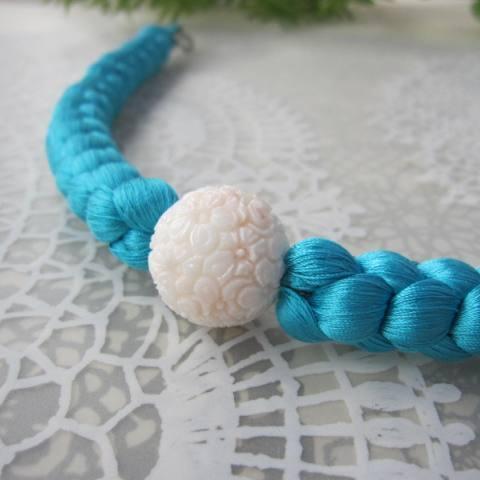 白珊瑚桜の彫りの お相撲さんの羽織紐 /20.8ミリ/正絹（青）/着物 /和