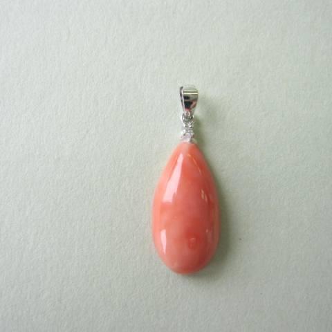 ピンク珊瑚のドロップペンダントトップ /K18WG/ダイヤモンド0.01ct 