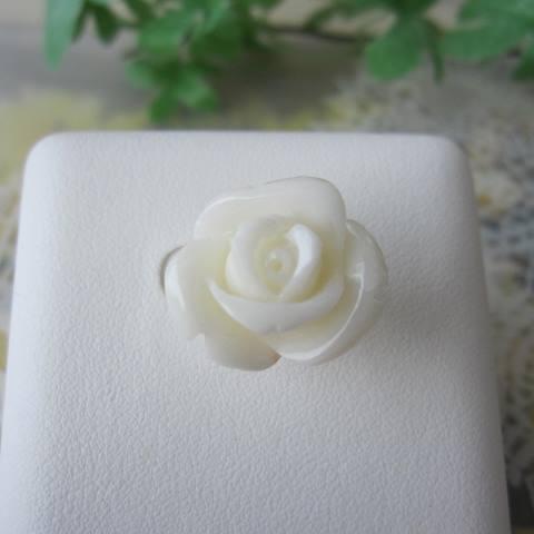 白珊瑚豪華な バラの花の指輪・リング /K18/『宝石サンゴ