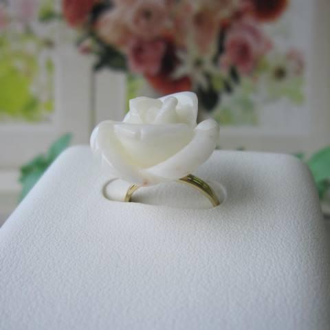 白珊瑚豪華な バラの花の指輪・リング /K18/『宝石サンゴ』 : r3sbr2