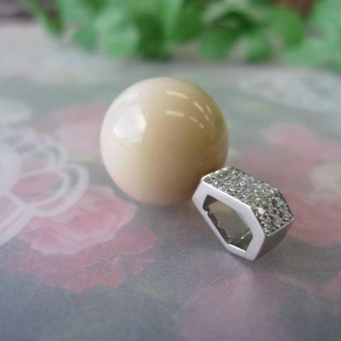 『大粒』シナ海サンゴの デザインペンダントトップ /（15.6ミリ）/Pt900 /ダイヤ0.18ct/『宝石珊瑚』/の画像