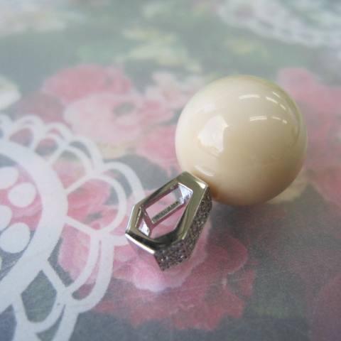『大粒』シナ海サンゴの デザインペンダントトップ /（15.6ミリ）/Pt900 /ダイヤ0.18ct/『宝石珊瑚』/の画像
