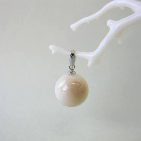 シナ海サンゴのペンダントトップ /（11.8ミリ）/Pt900/『宝石珊瑚』/