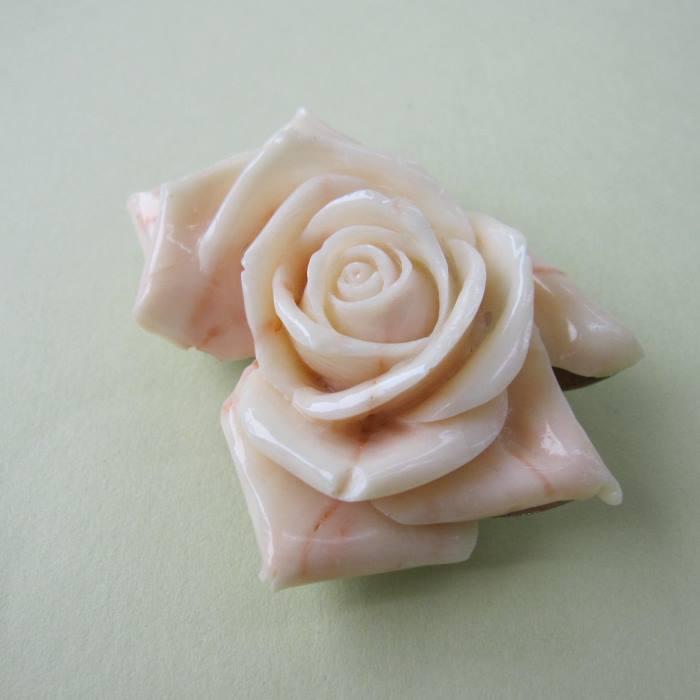 ミッド珊瑚 豪華 薔薇の花 帯留め 真鍮裏張り 着物 浴衣 和装小物 宝石サンゴ 珊瑚婚 還暦 誕生日 御祝 厄除 御守 3月の誕生石 ギフト プレゼント_2