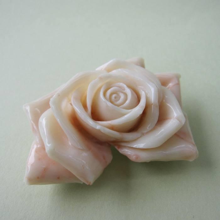 ミッド珊瑚 豪華 薔薇の花 帯留め 真鍮裏張り 着物 浴衣 和装小物 宝石サンゴ 珊瑚婚 還暦 誕生日 御祝 厄除 御守 3月の誕生石 ギフト プレゼント_3