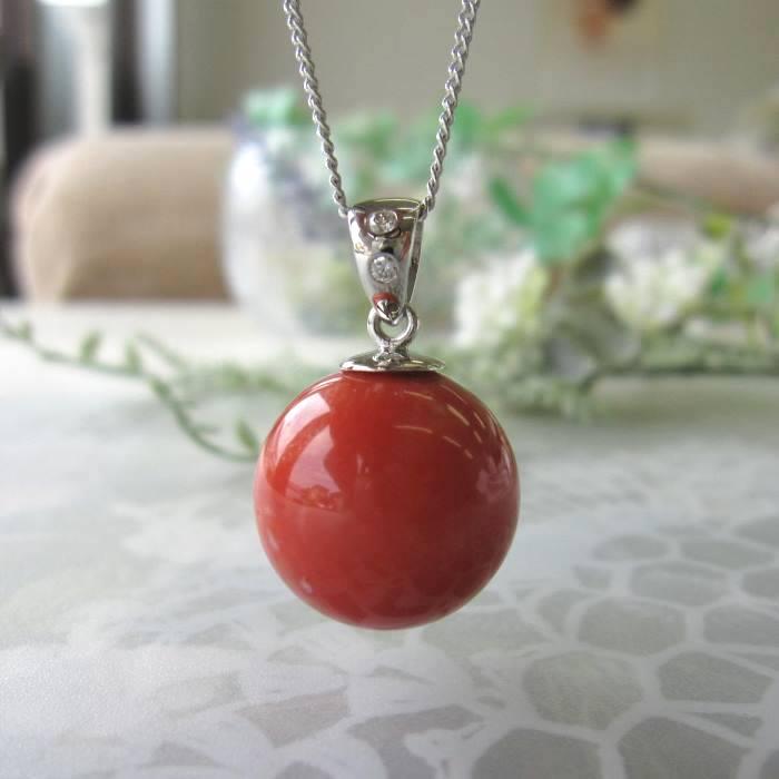日本・高知産赤珊瑚 丸玉 ペンダントトップ 18.1ミリ Pt900 ダイヤ0.05  