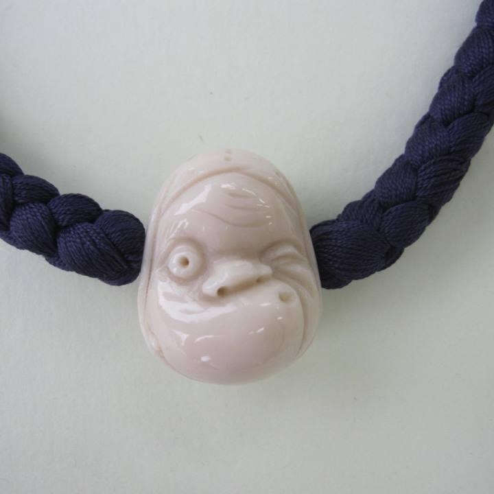 シナ海珊瑚 ひょっとこの彫り 羽織紐 正絹 丸組 男性用 24cm 着物 和