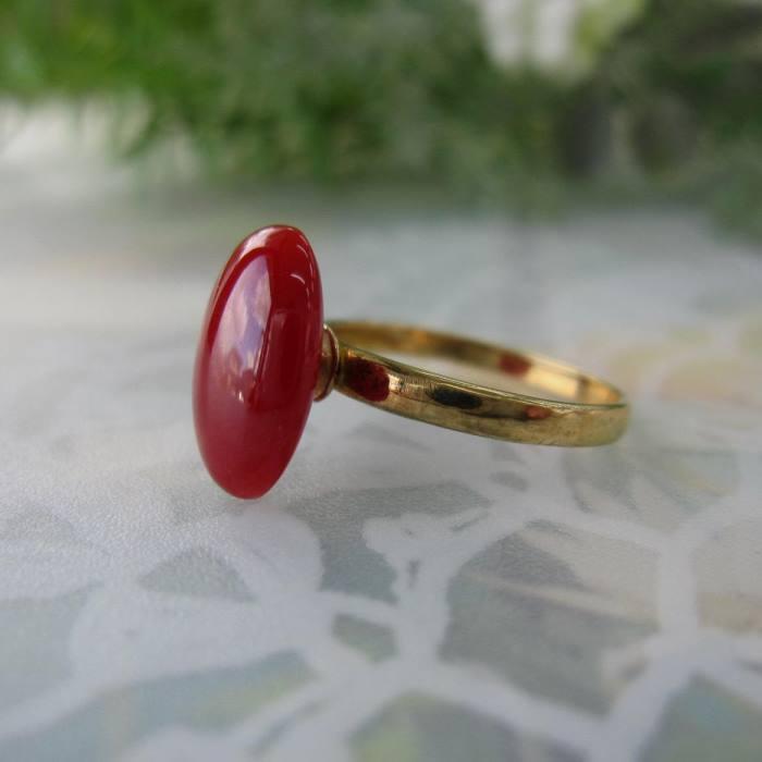 日本・高知産血赤珊瑚 オーバルリング （12×8ミリ） K18 指輪