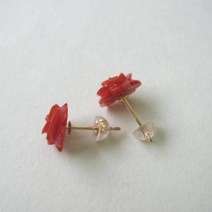 日本 高知産赤珊瑚 薔薇の花 ピアス K18 ばら 宝石サンゴ 珊瑚婚 還暦 
