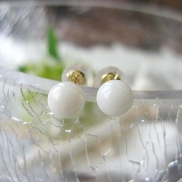 白珊瑚丸玉のピアス(4.5mm)K18/イヤーアクセサリ-【宝石珊瑚】｜tosasangoya｜02