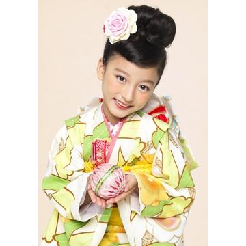七五三 七才 7歳児用 女の子 7歳用着物 正絹 紅一点 ベージュ 薄クリーム 梅 笹 単品 呉服屋 新柄 高級子供ブランド 晴れ着 きもの 長襦袢付 四つ身_2