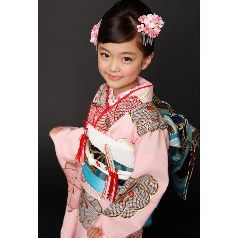 七五三 着物 7歳 正絹 日本製 生地使用 紅一点 ブランド 黒 七五三 着物 7歳 正絹 日本製 生地使用 紅一点 ブランド 黒
