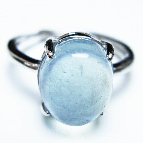 専用ですので、押さないでください。アクアマリンの素敵な指輪です。 アクアマリン 8.074ct 指輪 プラチナ リング ダイヤ 0.083ct 中央宝石