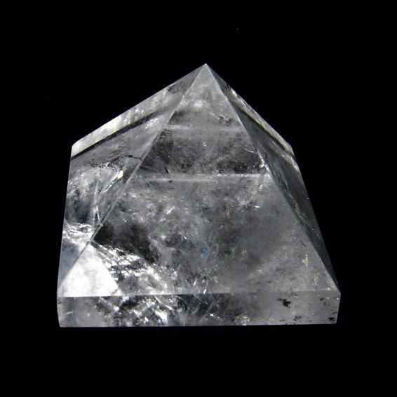 水晶 ピラミッド型置物　クリスタル　レインボーピラミッド　虹入り 水晶 ピラミッド置物 虹入り 一点物 145-607 : 天然石・パワーストーン