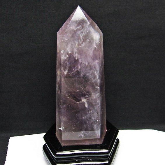 1.6Kg アメジスト 六角柱 台座付属 送料無料 一点物 152-1408 : 152  