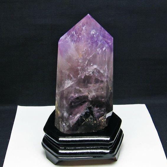 1.5Kg アメジスト 六角柱 台座付属 一点物 送料無料 152-1679 : 152  