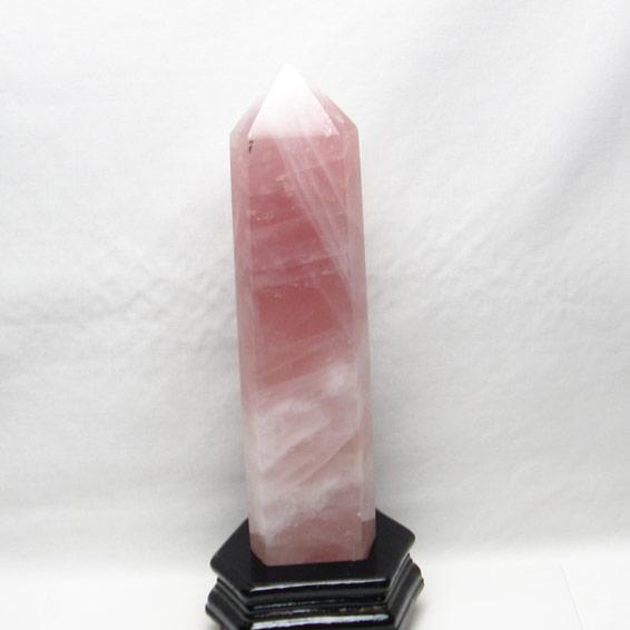 1.5Kg ローズクォーツ ポイント 六角柱 台座付属 一点物 送料無料 152