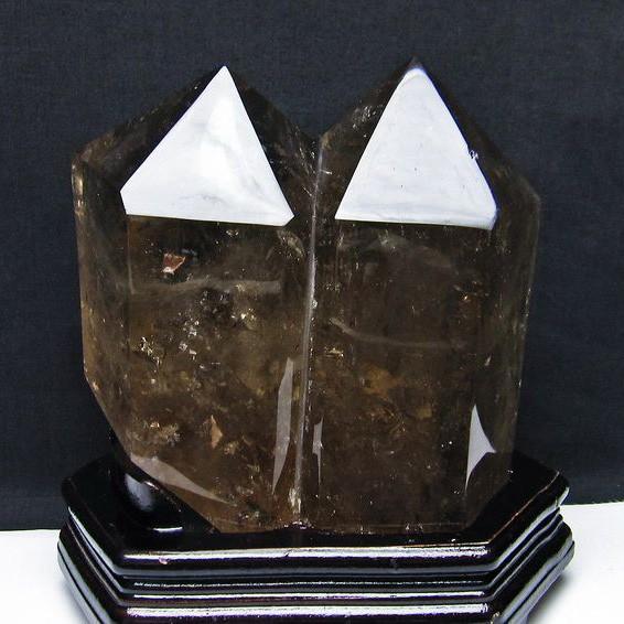 スモーキークォーツ 煙水晶 六角柱 ダブルポイント 虹入り 4.4Kg 台座