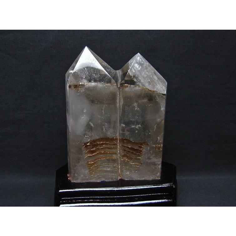 水晶六角柱水晶木製台座付き& 天然ヒマラヤ水晶2.4KG(水晶台は