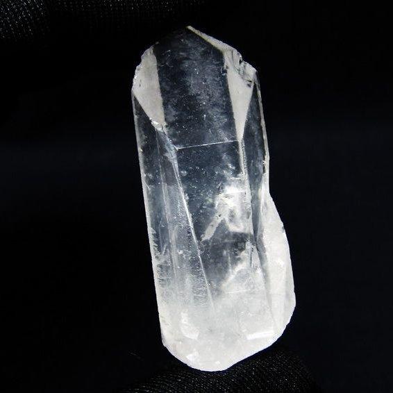 水晶 原石 アーカンソー産 一点物 171-7031 : 天然石・パワーストーン