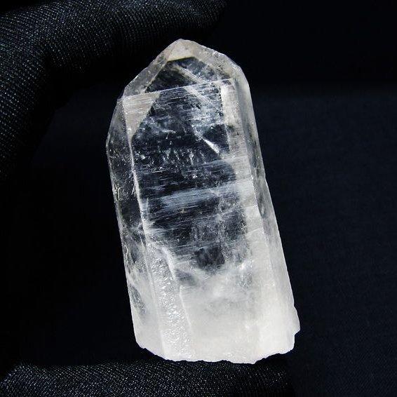 水晶 原石 アーカンソー産 一点物 171-7080 : 天然石・パワーストーン