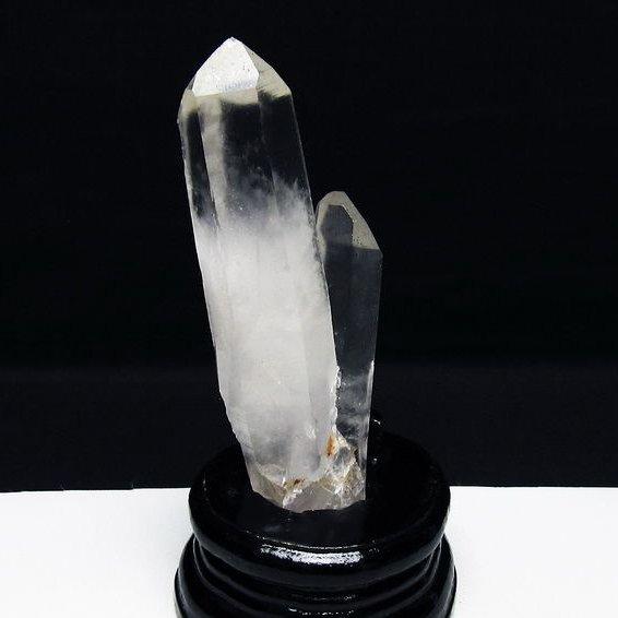 天へ伸びる主役結晶】マダガスカル産 水晶クラスター 高透明 400g 鉱物