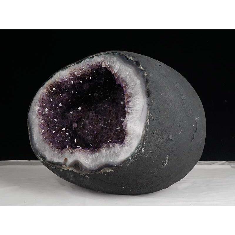 （AM12）ウルグアイ産アメジストジオードドーム磨き原石 AM12）ウルグアイ産アメジストジオードドーム磨き原石