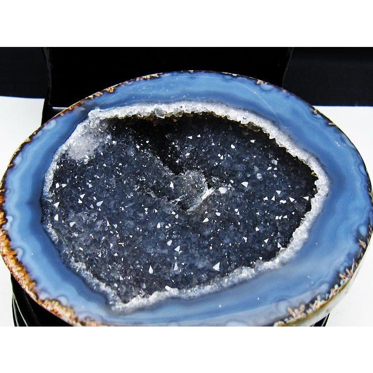 1.3Kg トレジャーメノウ アゲート 台座付属 原石 置物 一点物 送料無料