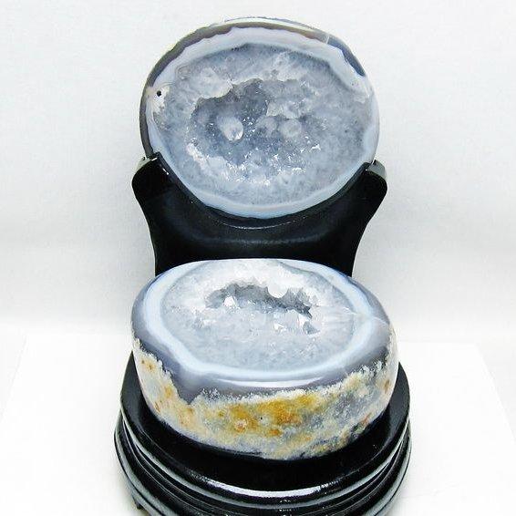 台座付き トレジャーメノウ アゲート 2.6Kg トレジャーメノウ アゲート ジオード 台座付属 一点物 送料無料