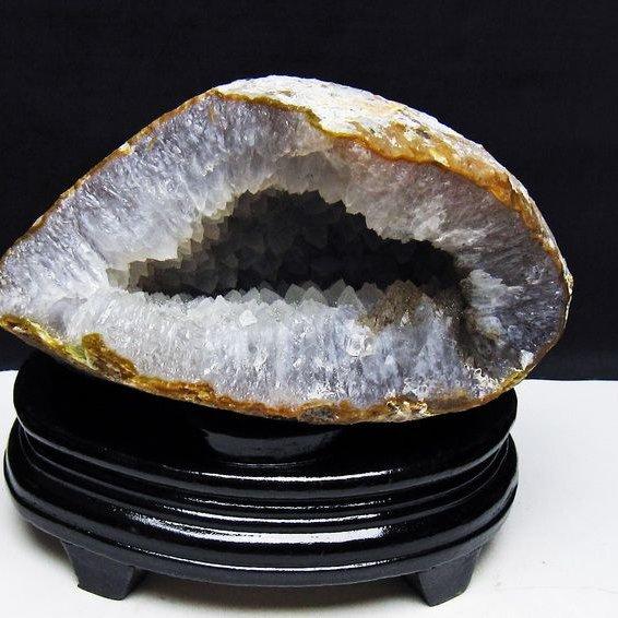 1.9Kg アゲート ジオード 原石 置物 台座付属 瑪瑙 メノウ 晶洞 一点物