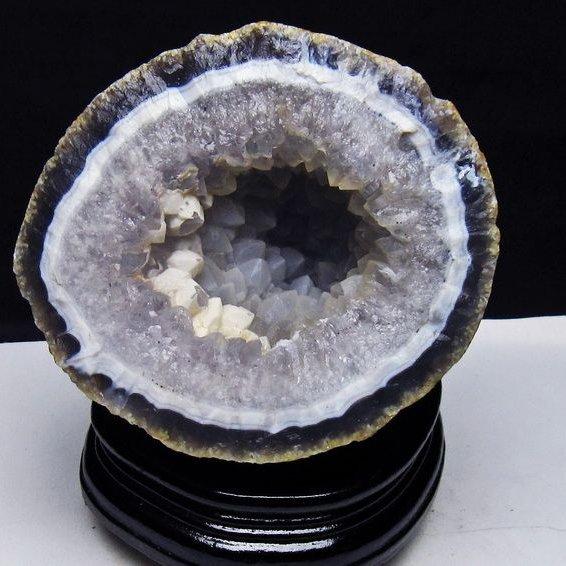 1.7Kg アゲート ジオード 原石 置物 台座付属 瑪瑙 メノウ 晶洞 一点物