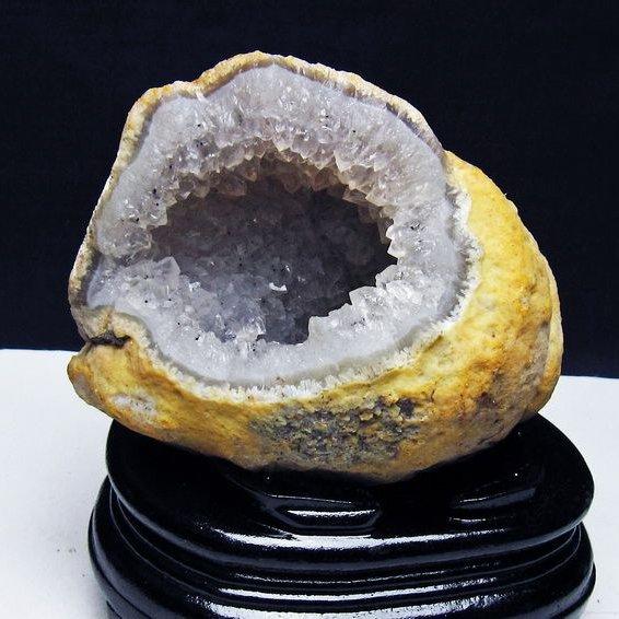 アゲート ジオード 原石 置物 台座付属 瑪瑙 メノウ 晶洞 一点物 送料
