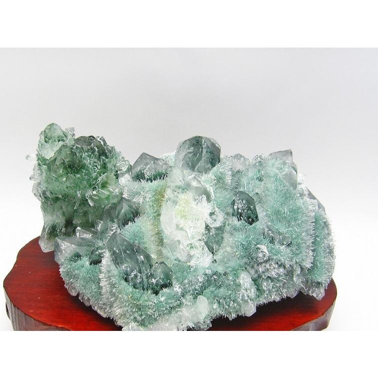 緑水晶 クラスター 598g 台座付属 送料無料 一点物 182-605 : 天然石