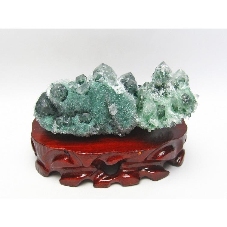 緑水晶 クラスター 598g 台座付属 送料無料 一点物 182-605 : 天然石