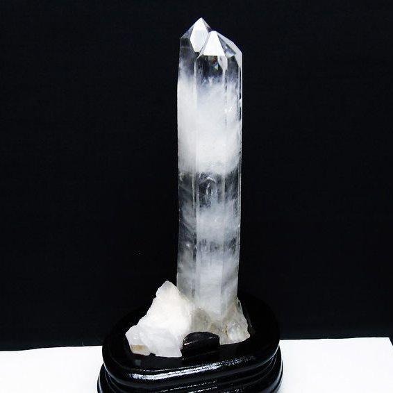 水晶 クラスター 原石 マダガスカル産 台座付属 一点物 [送料無料] 182