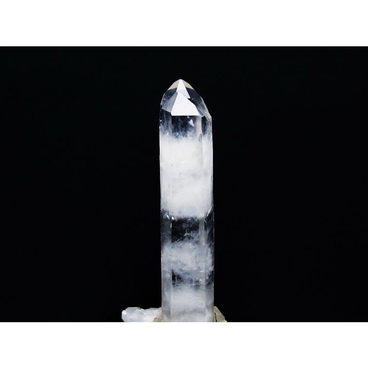 水晶 クラスター 原石 マダガスカル産 台座付属 一点物 [送料無料] 182