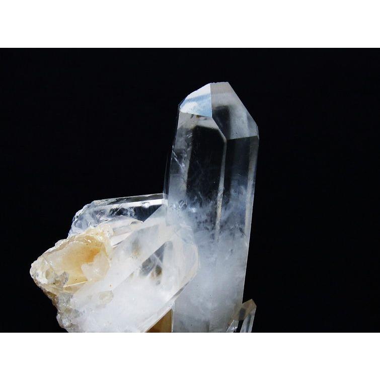 1.3Kg 水晶 クラスター 原石 マダガスカル産 台座付属 一点物 [送料